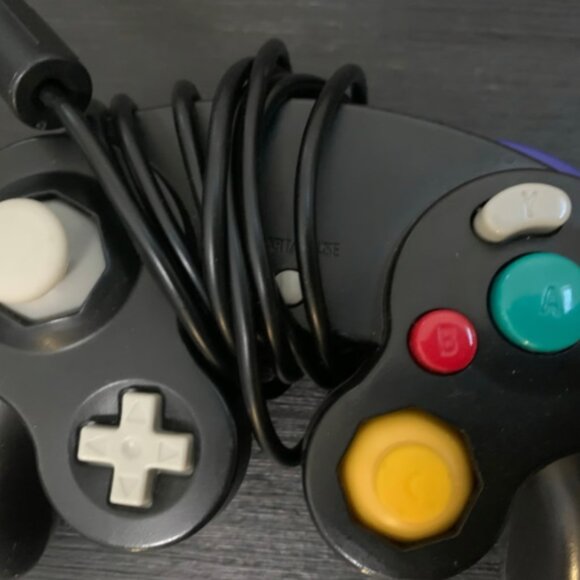 2 Nintendo GameCube controllers - Picture 5 of 5